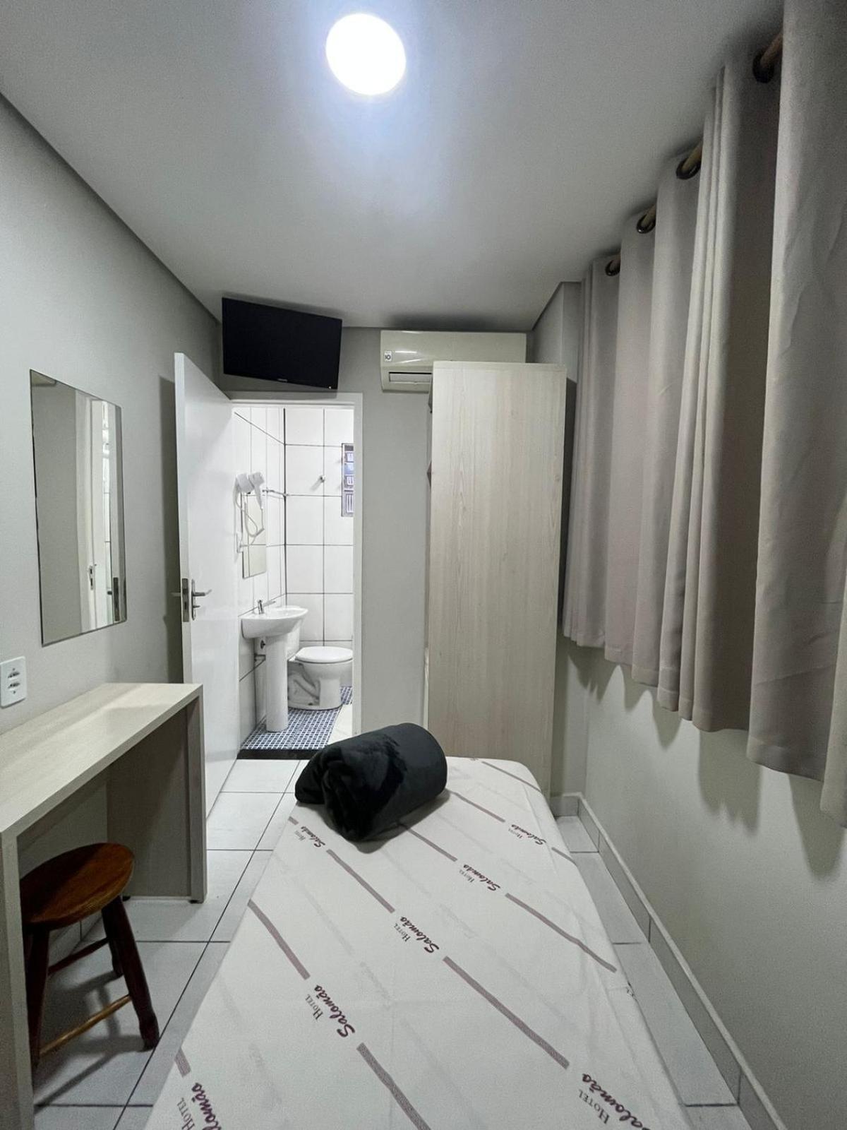 Hotel Salomao - Proximo A 25 De Marco, Bom Retiro, Bras E Rua Santa Efigenia, A 2 Minutos Do Mirante Sampa Sky E Pista De Skate Anhangabau サンパウロ エクステリア 写真