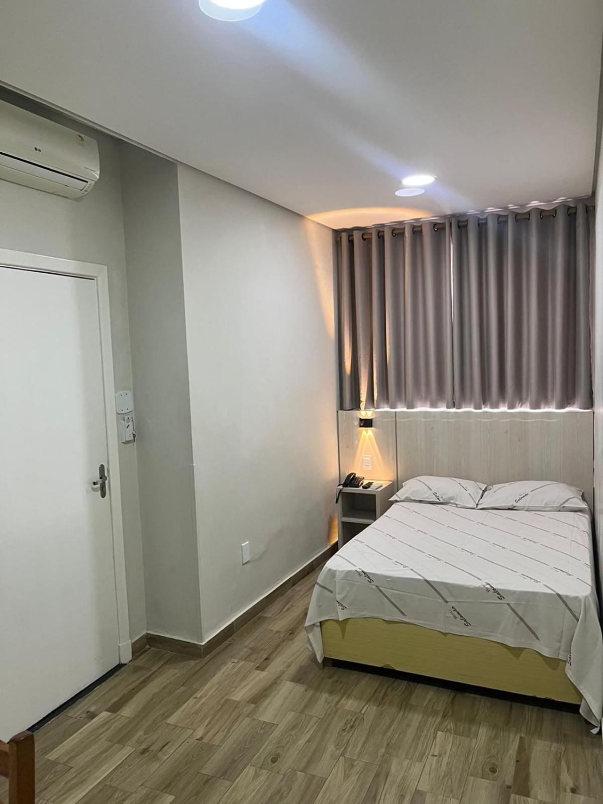 Hotel Salomao - Proximo A 25 De Marco, Bom Retiro, Bras E Rua Santa Efigenia, A 2 Minutos Do Mirante Sampa Sky E Pista De Skate Anhangabau サンパウロ エクステリア 写真