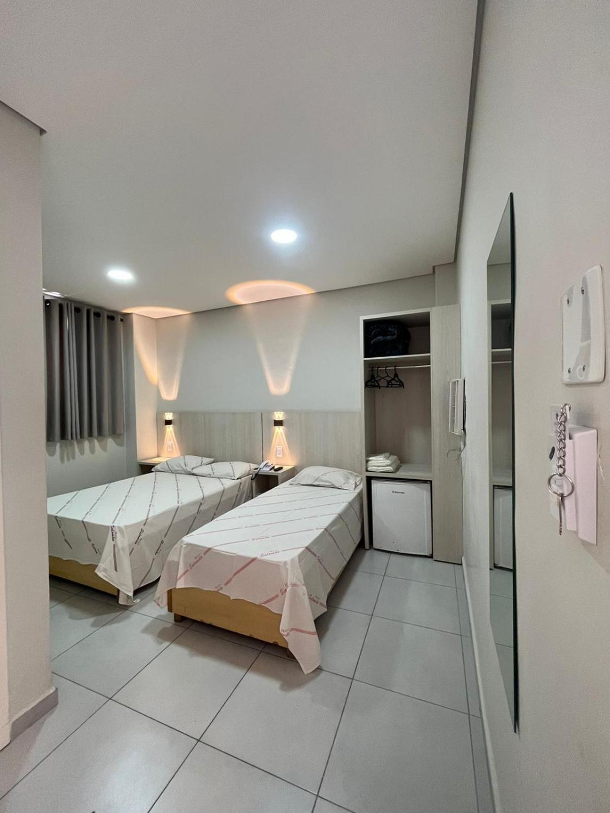 Hotel Salomao - Proximo A 25 De Marco, Bom Retiro, Bras E Rua Santa Efigenia, A 2 Minutos Do Mirante Sampa Sky E Pista De Skate Anhangabau サンパウロ エクステリア 写真
